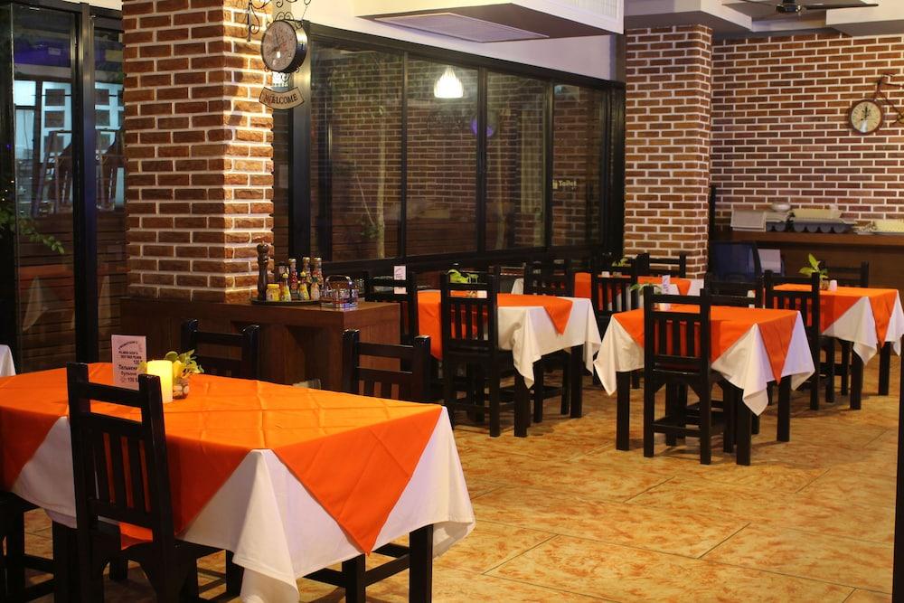 Red Planet Phuket Patong - Sha Extra Plus Exterior foto