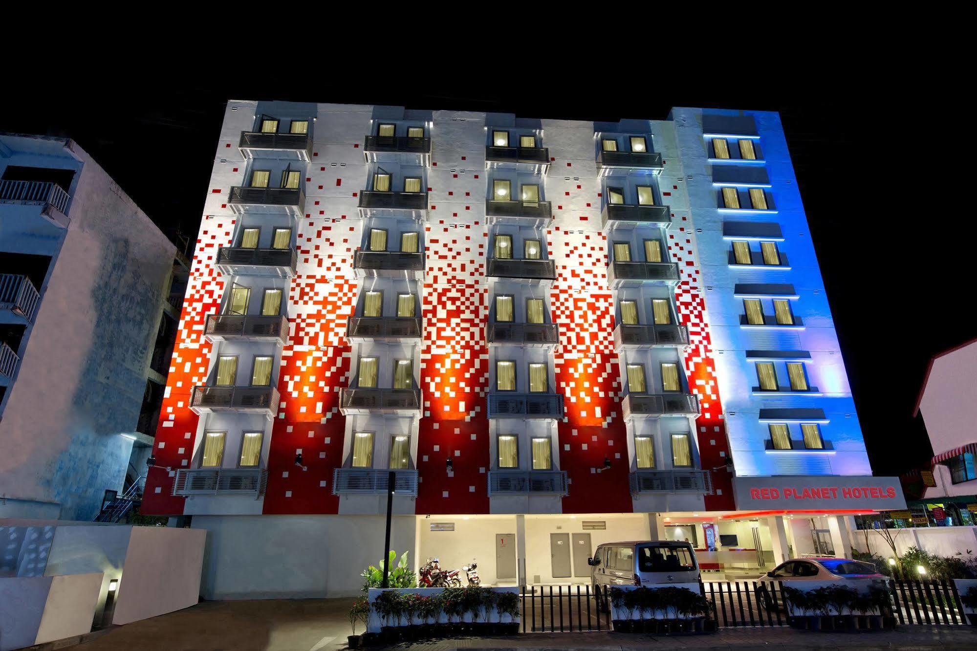 Red Planet Phuket Patong - Sha Extra Plus Exterior foto